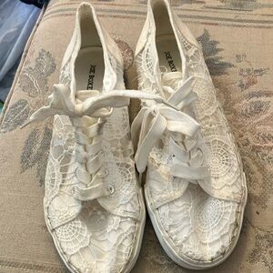 FINAL MARKDOWN Joe boxer lace look tennis shoes 10